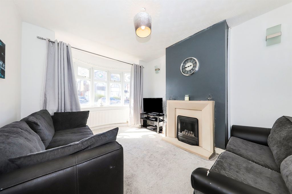 Property photo 3 of 17