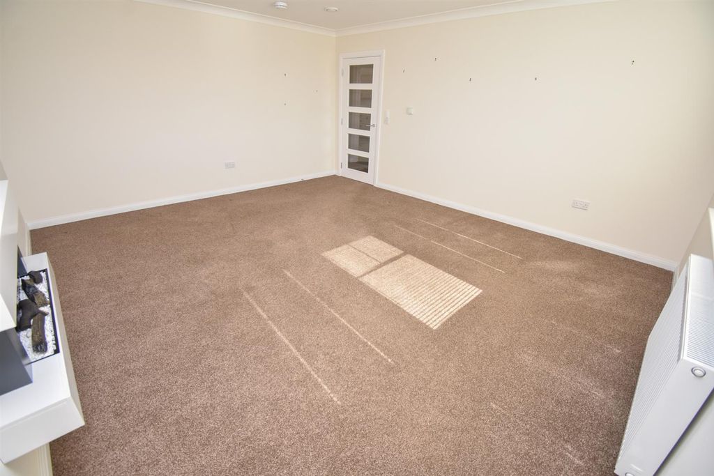 Property photo 2 of 29 Lounge (3)-2.Jpg
