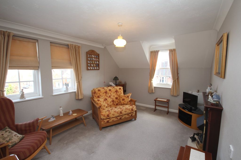Property photo 2 of 14