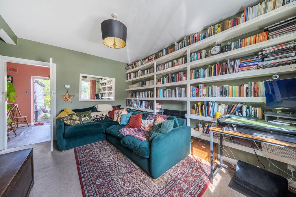 Property photo 3 of 17