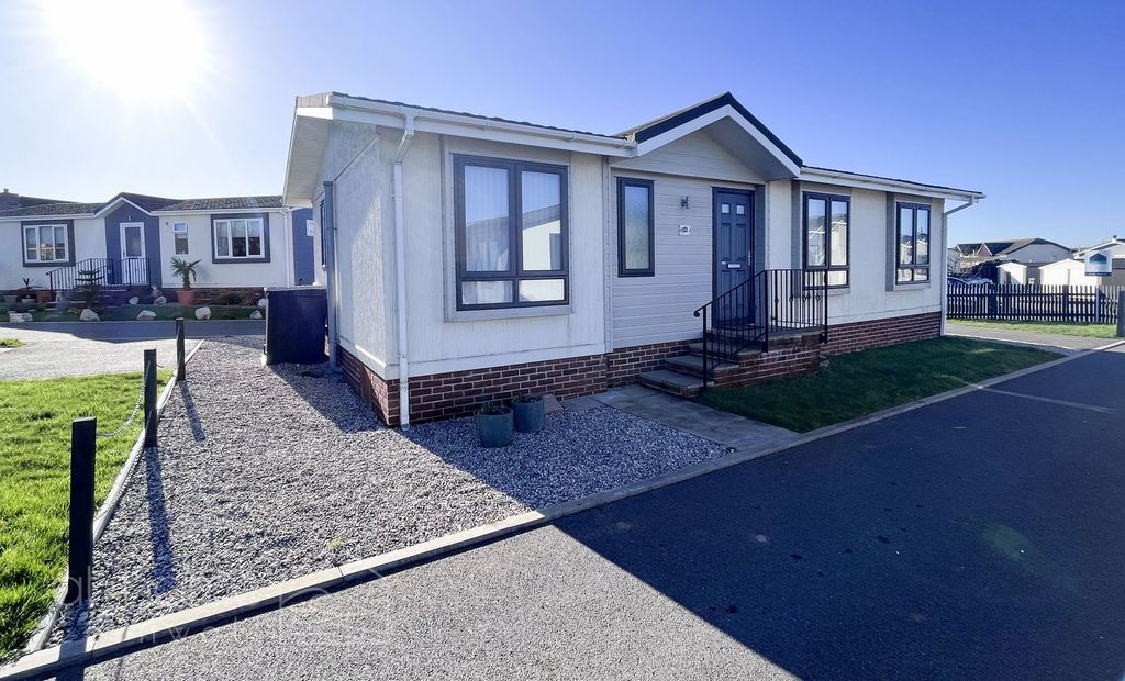 Property photo 1 of 43