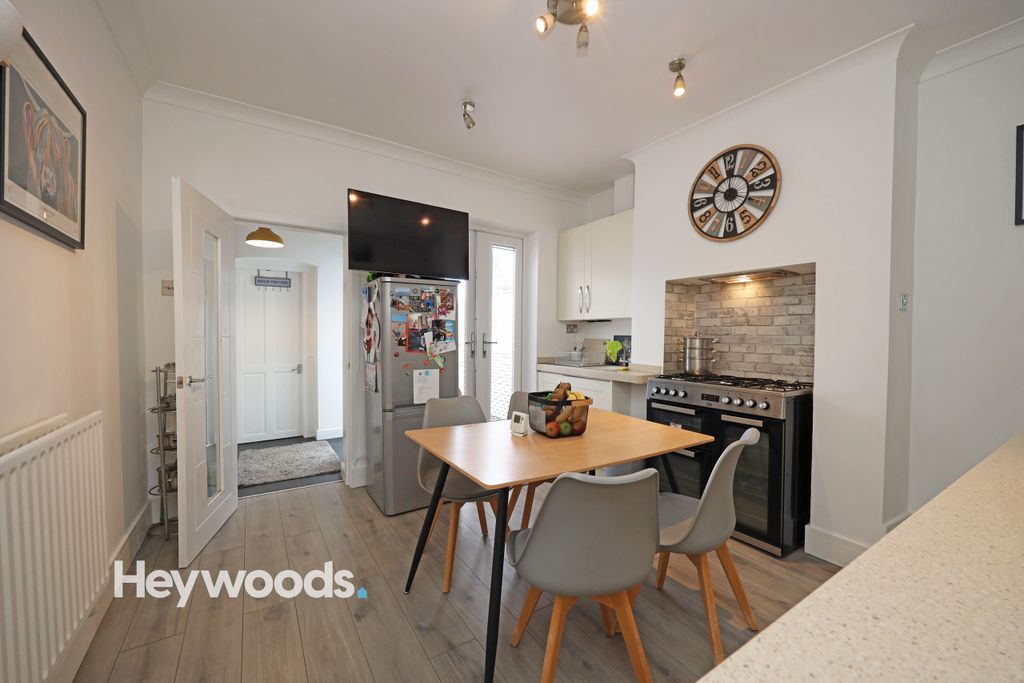 Property photo 3 of 30 099A1010