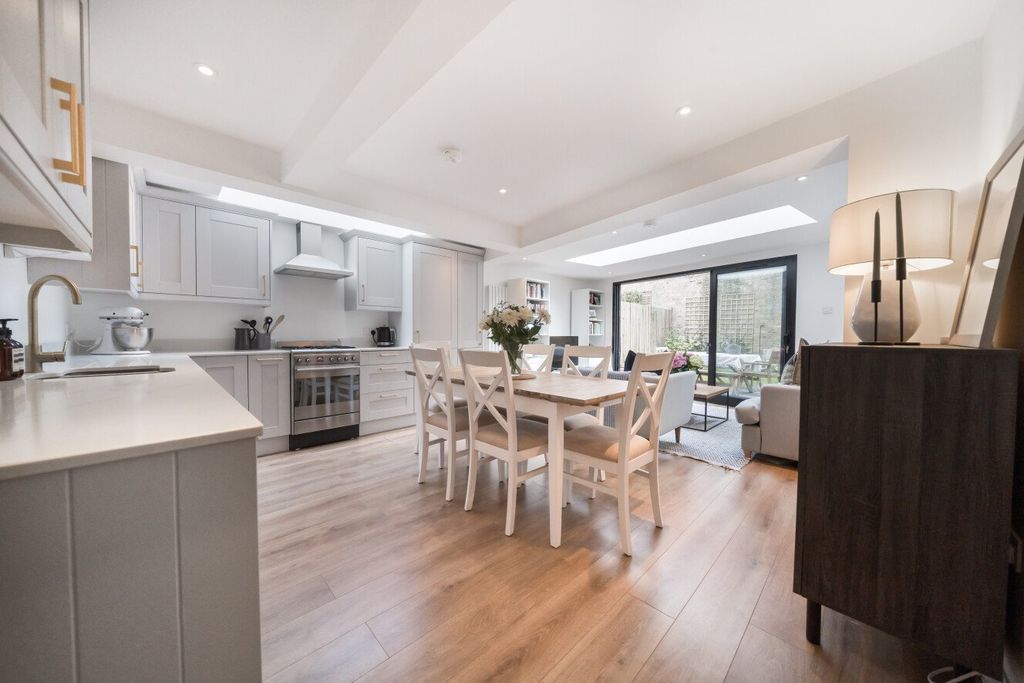 Property photo 2 of 9 Picture No. 06