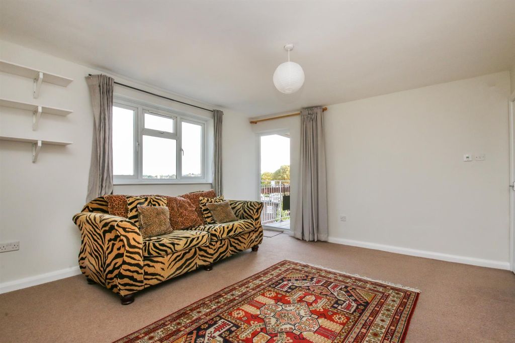 Property photo 2 of 14 2