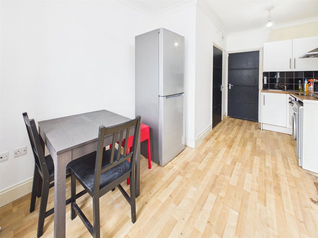 Property photo 2 of 8 Picture No. 06