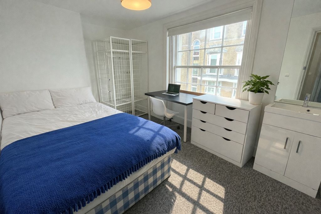 Property photo 1 of 9 Photo 5