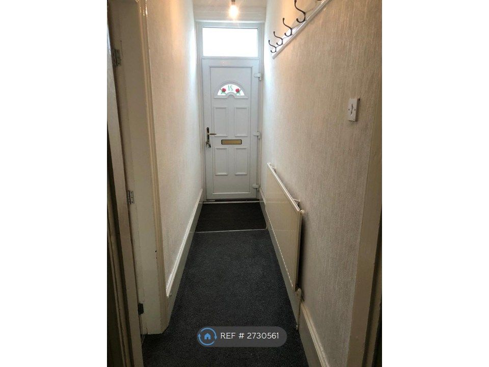 Property photo 3 of 13 Hall