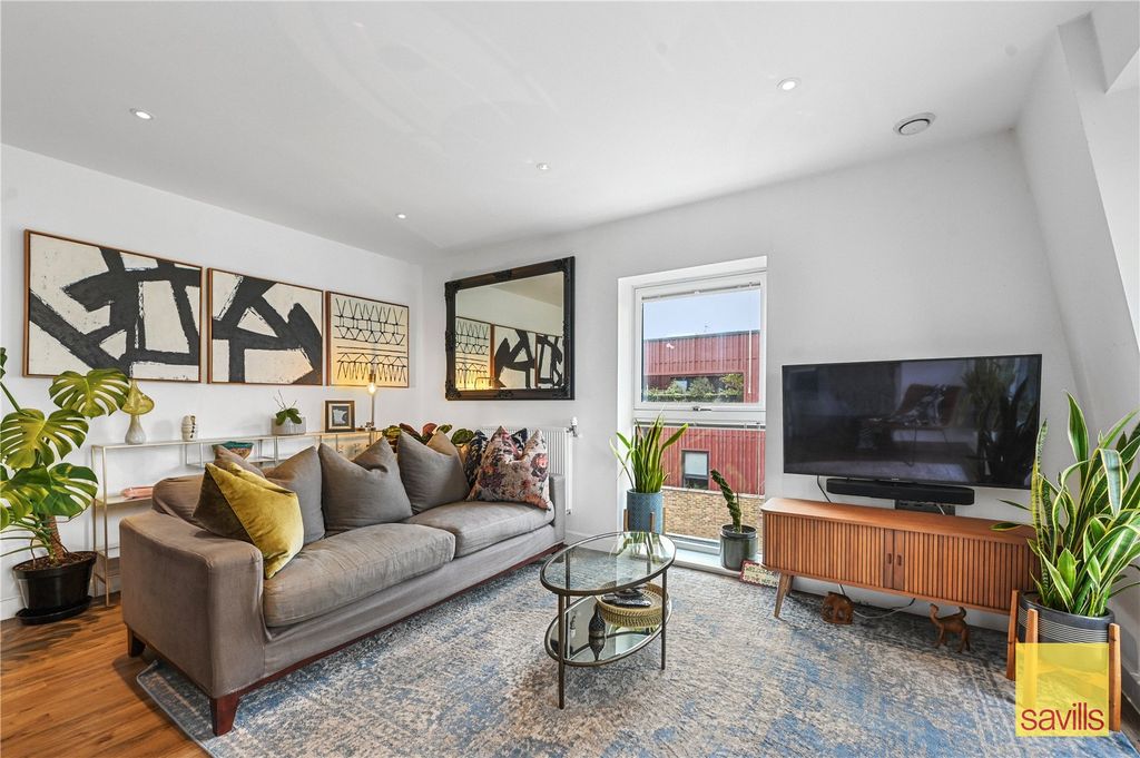 Property photo 3 of 18 Reception Room