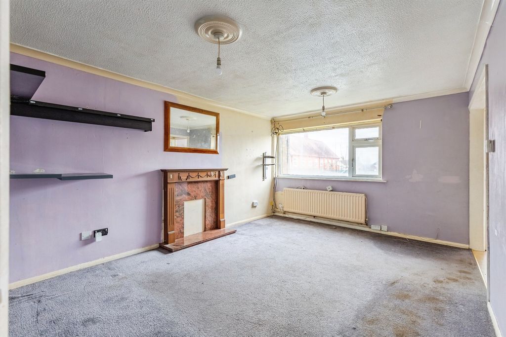 Property photo 3 of 12