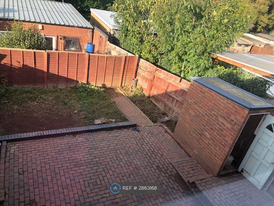 Property photo 3 of 12 Garden