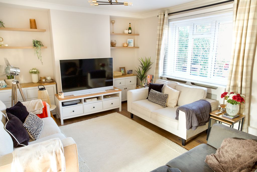 Property photo 2 of 15 Living Room