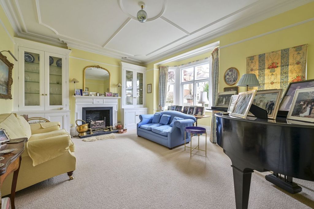 Property photo 1 of 28