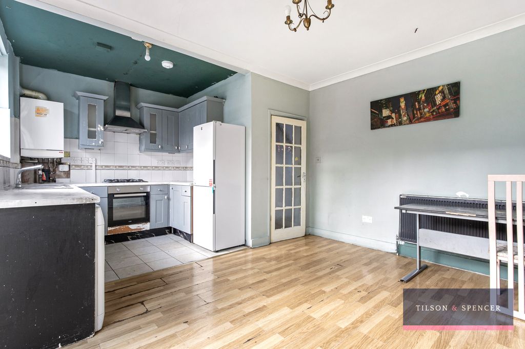 Property photo 2 of 13 2