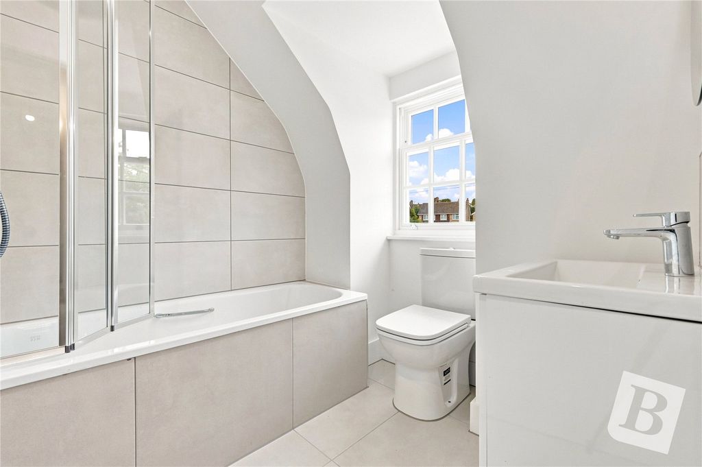 Property photo 3 of 22 Family Bathroom