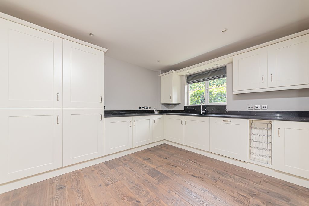 Property photo 2 of 21 2