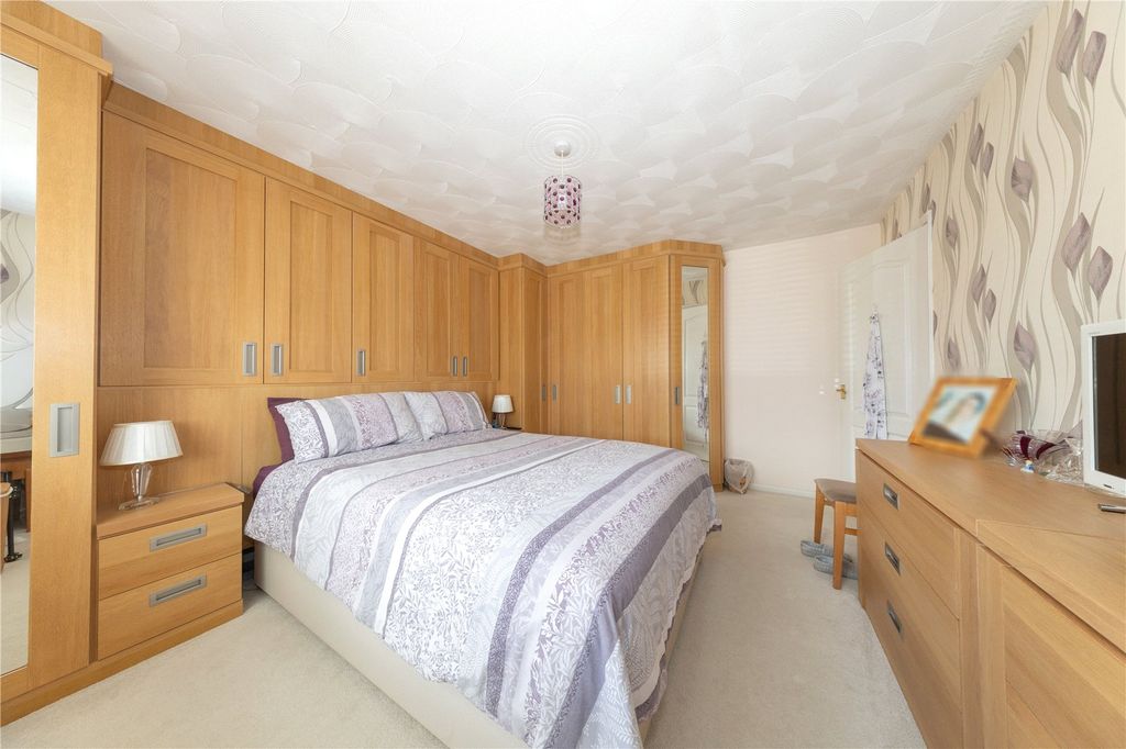 Property photo 2 of 13 Picture No. 16