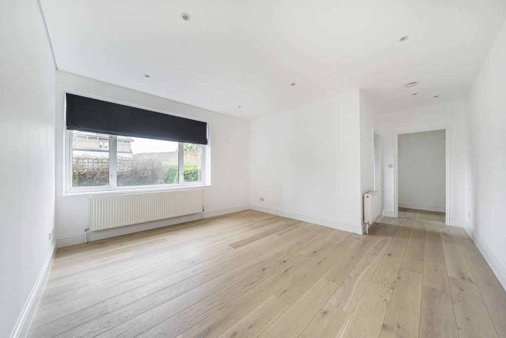 Property photo 1 of 9 Living Room