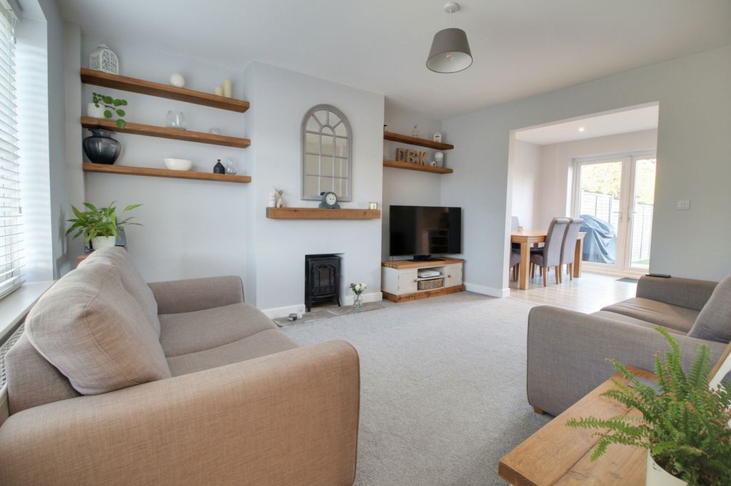 Property photo 3 of 14