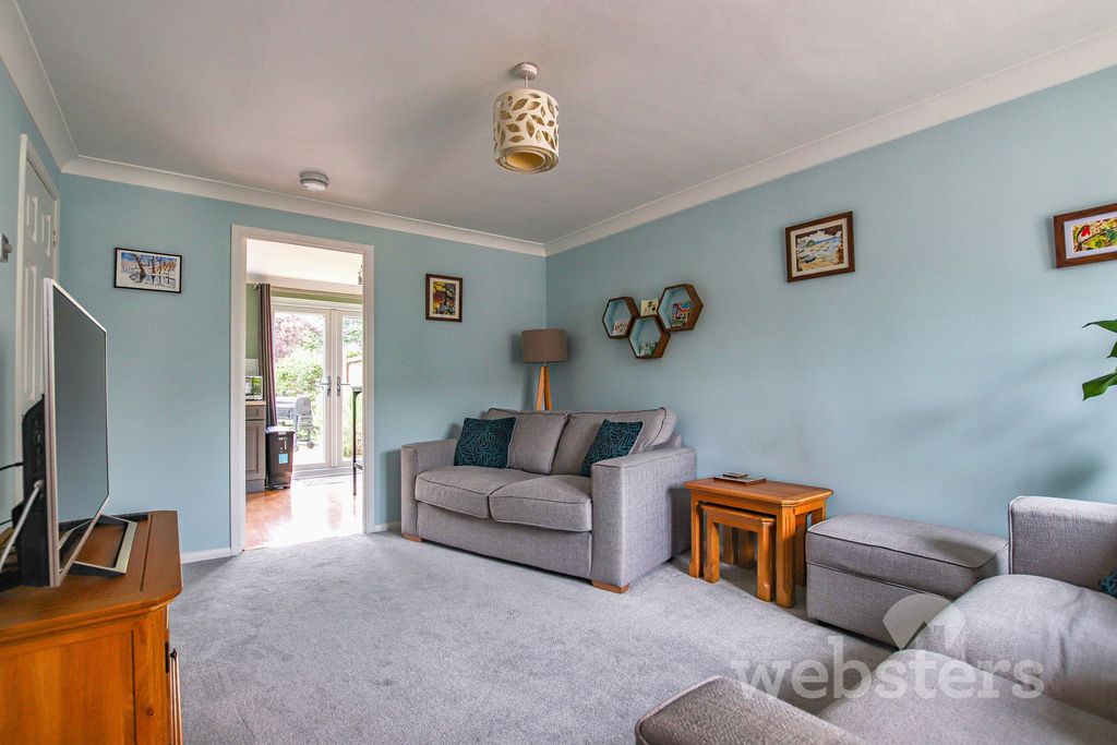 Property photo 2 of 9