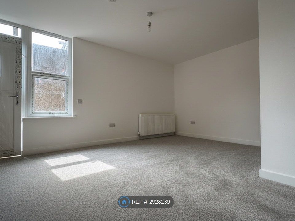 Property photo 2 of 16 Living Room