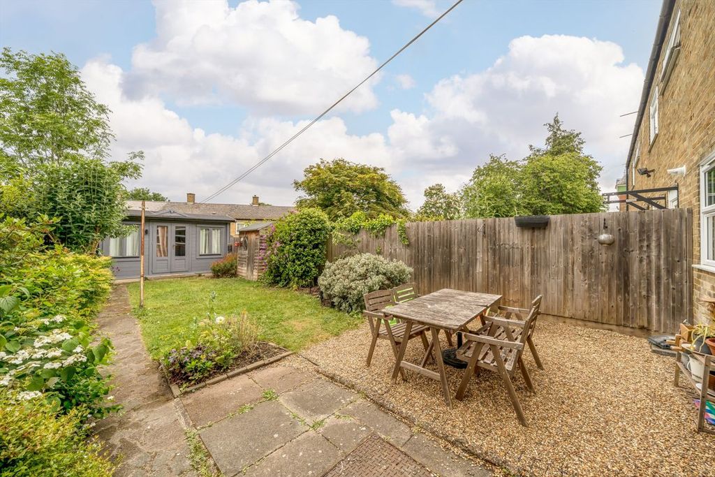 Property photo 2 of 8