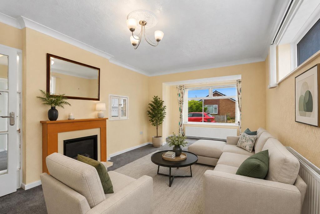 Property photo 3 of 11 Lounge (Vf)_1.Png