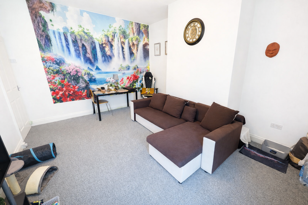 Property photo 3 of 12