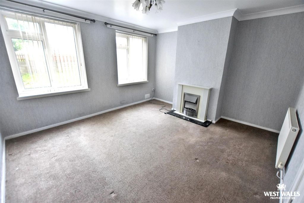 Property photo 2 of 16 8 (10).Jpg