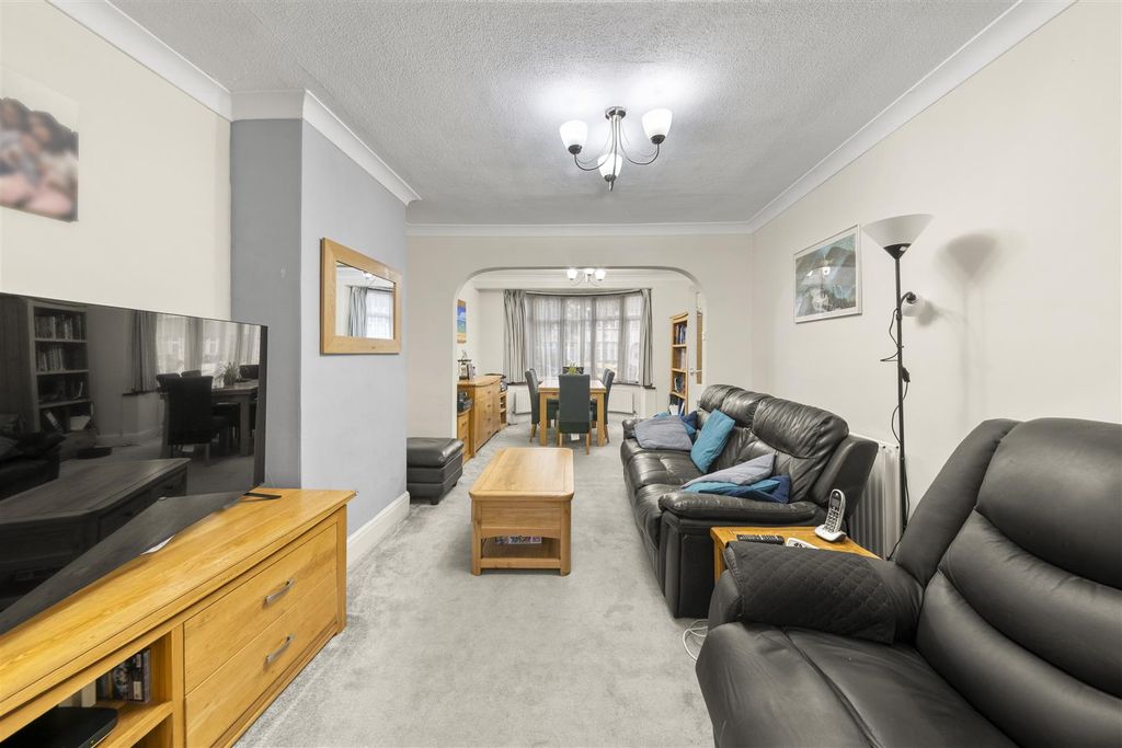 Property photo 2 of 16 1