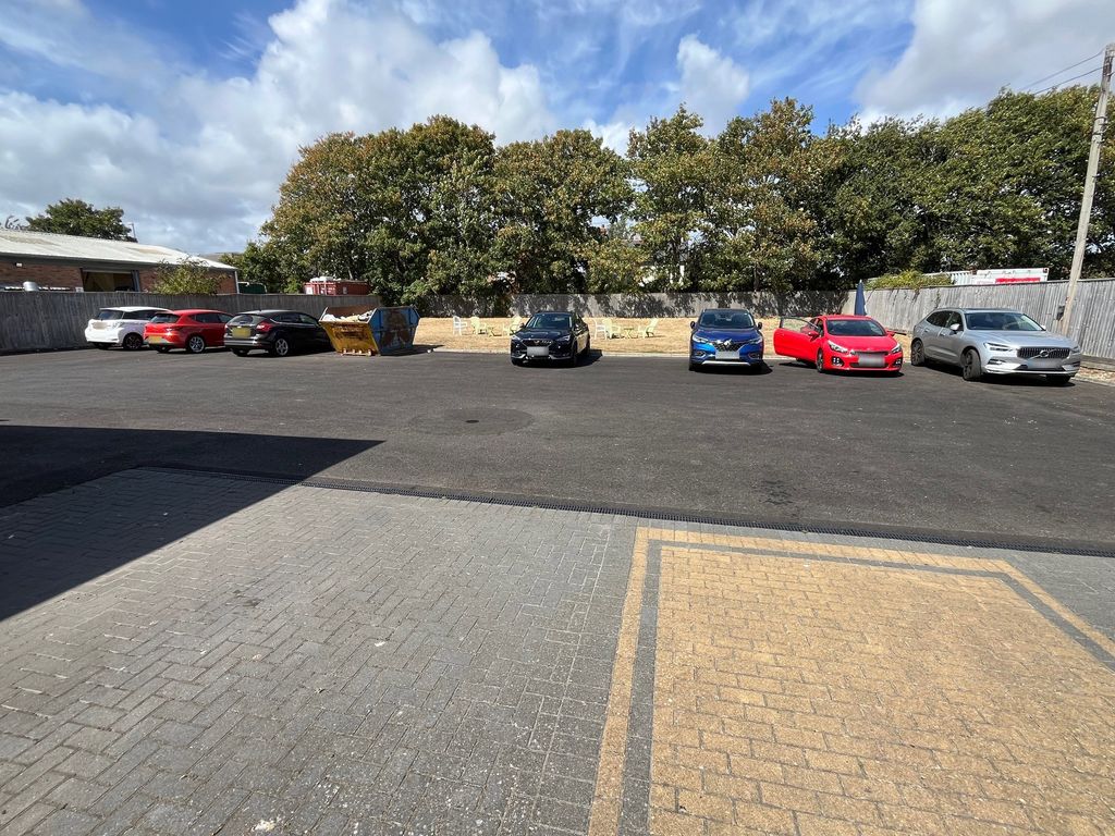 Property photo 3 of 22