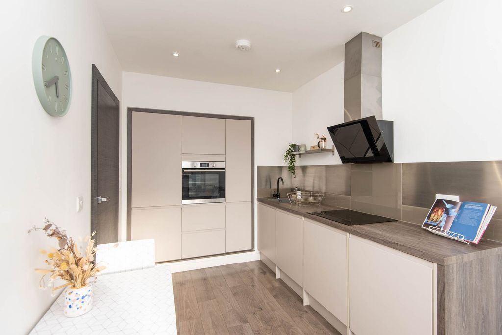 Property photo 3 of 11 Open Plan Kitchen