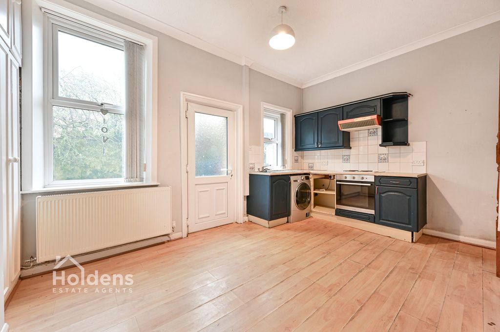 Property photo 2 of 14