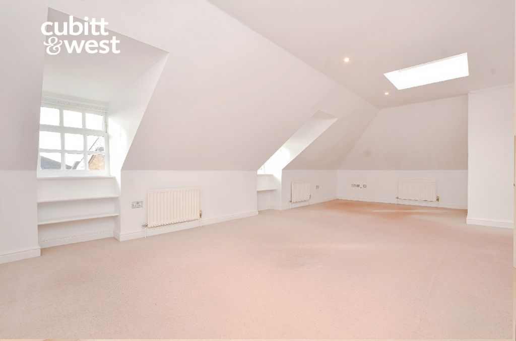 Property photo 3 of 9 8d85d0d6-Kt22 203