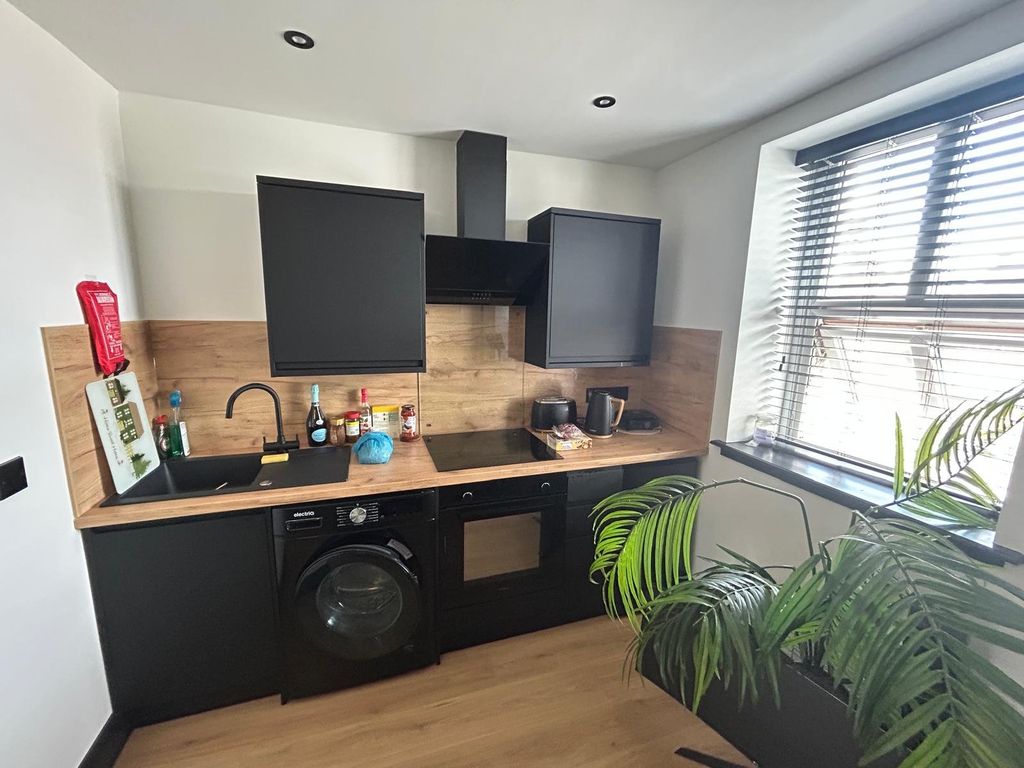 Additional image 8 of 21 bed flat for saleBroad Green, Wellingborough, Northamptonshire NN8