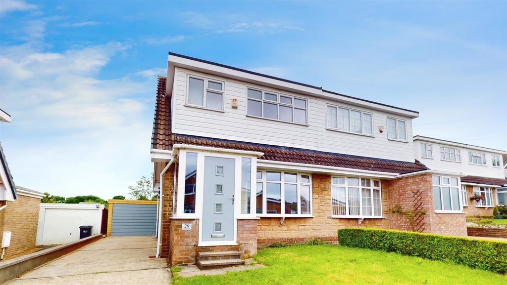 Property photo 1 of 18 External