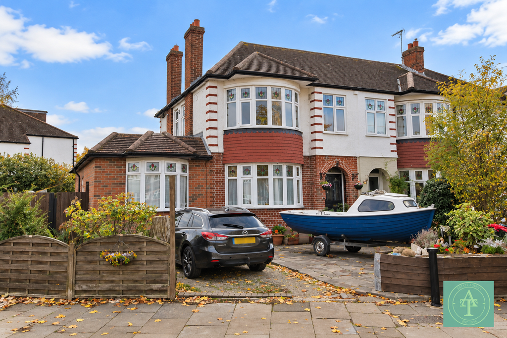 Property photo 1 of 8 Two Bedroom Flat For Sale