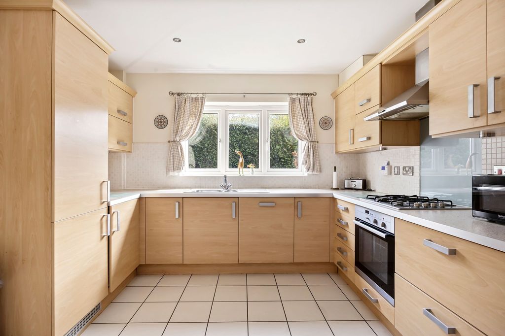Property photo 2 of 19