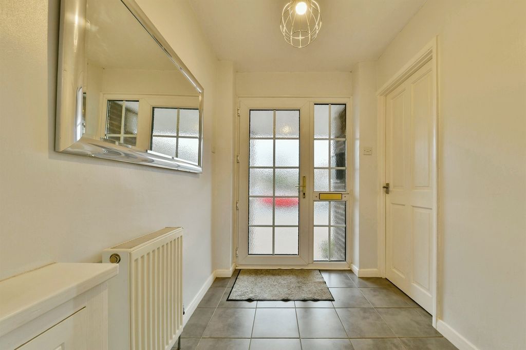 Additional image 13 of 4 bed terraced house for saleGlovers Close, Hertford SG13