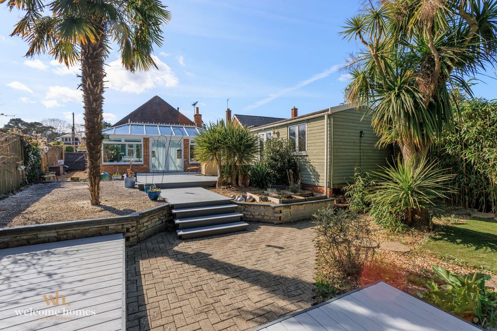 Property photo 2 of 32