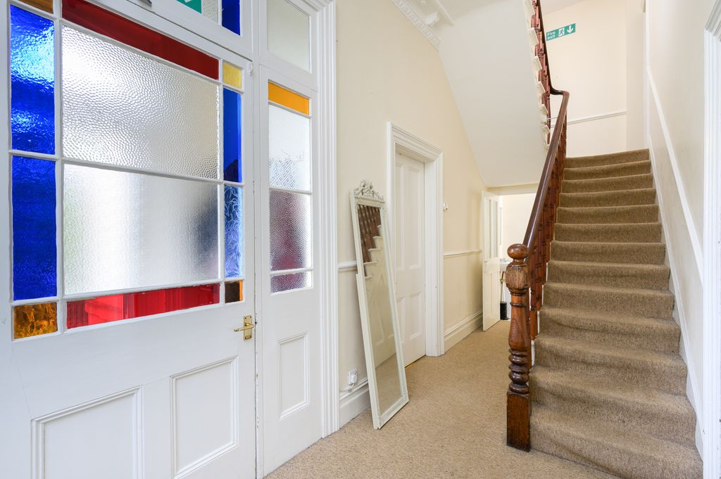Property photo 3 of 22 2 Newbridge Road-10