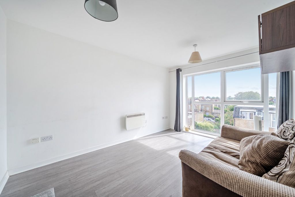 Property photo 1 of 7 Picture No. 20