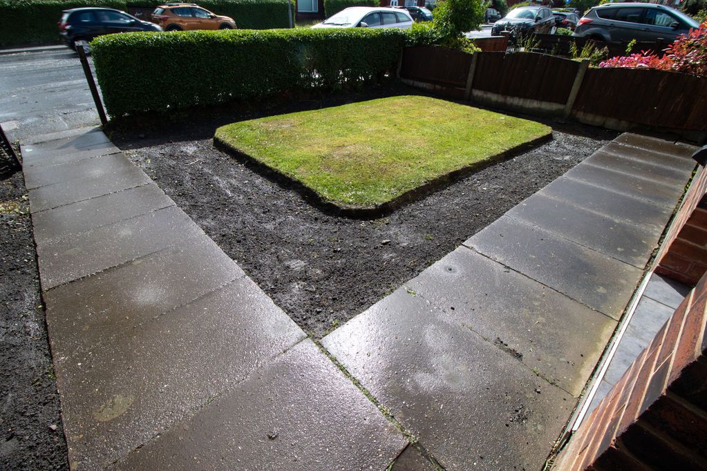Property photo 2 of 15 Front Garden