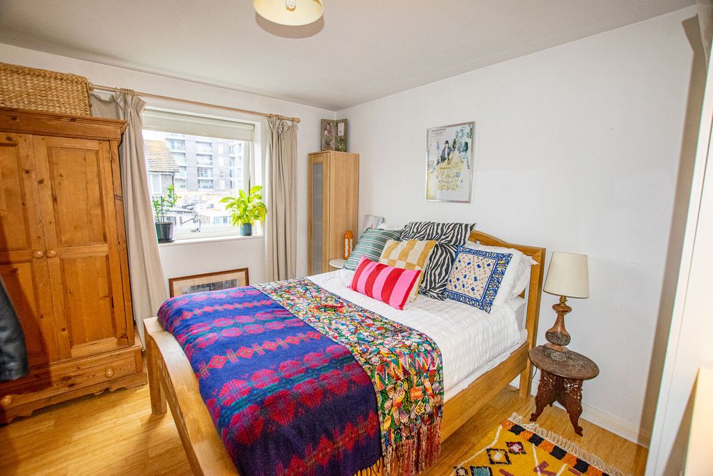 Property photo 2 of 8 Photo 5