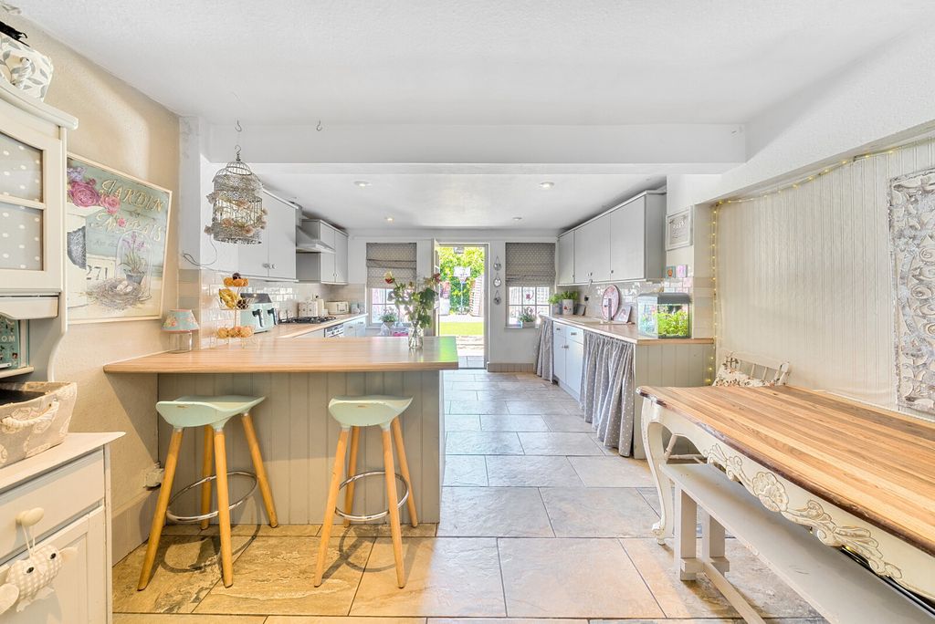 Property photo 3 of 18 Kitchen/Dining Area
