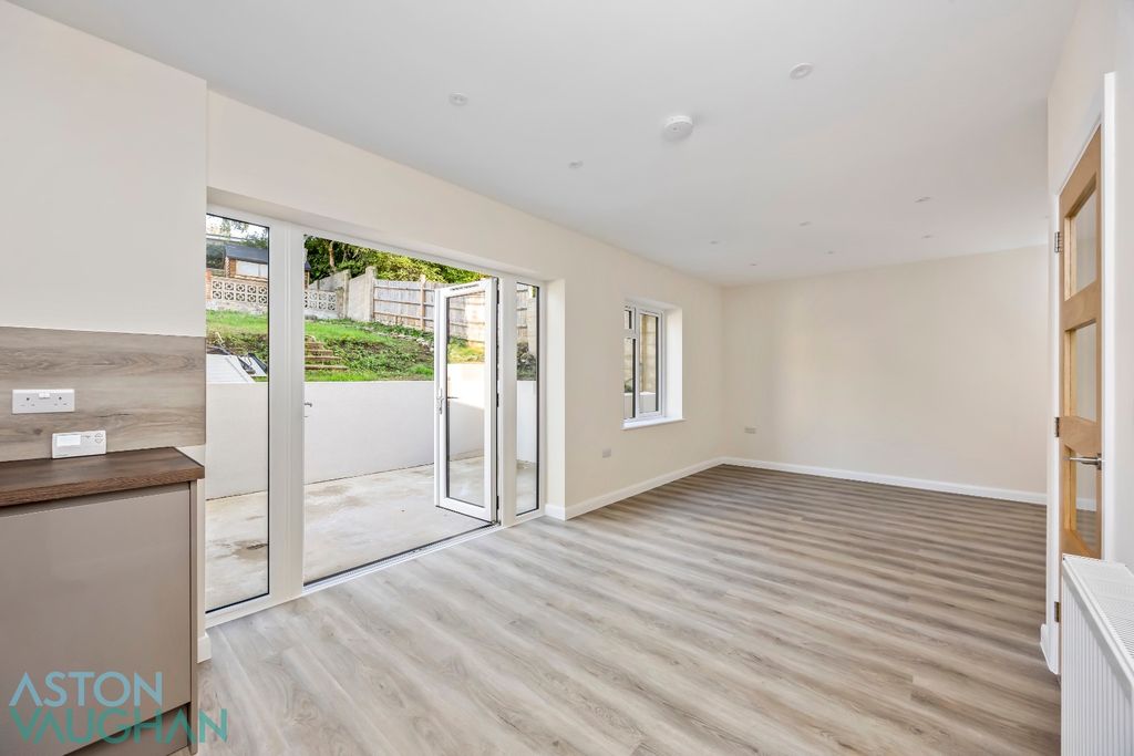 Property photo 3 of 21 5541032