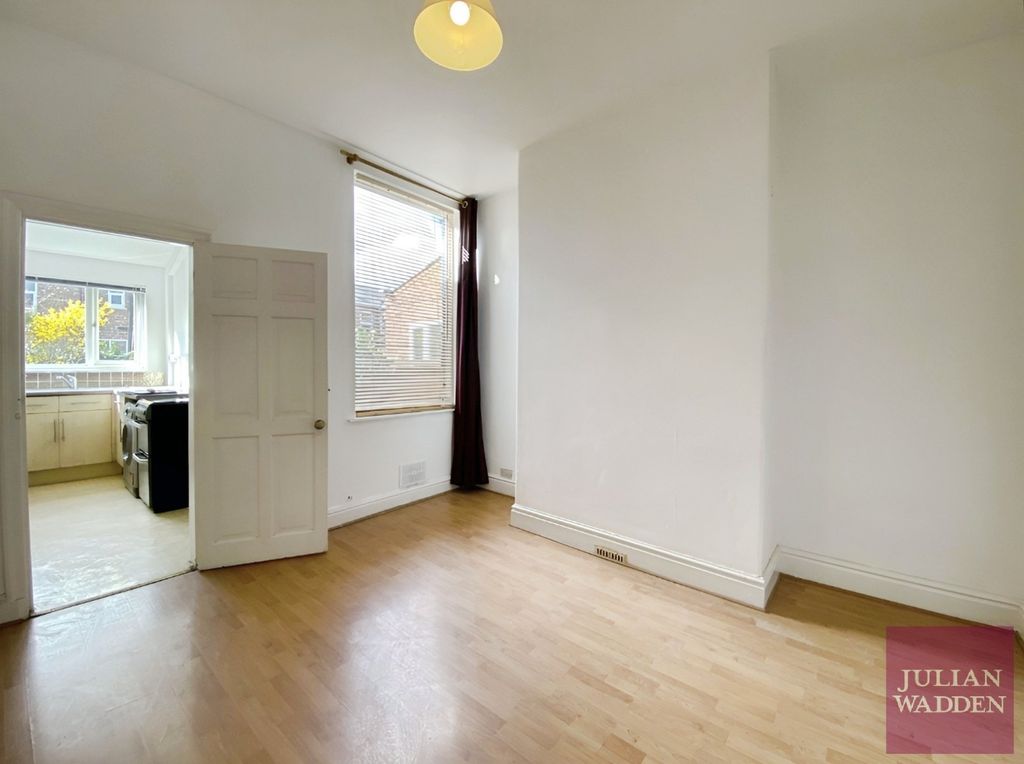 Property photo 3 of 8 Picture No. 17