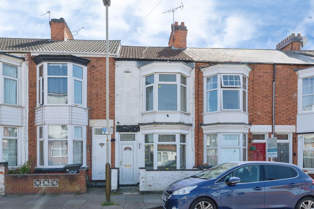 Property photo 1 of 18