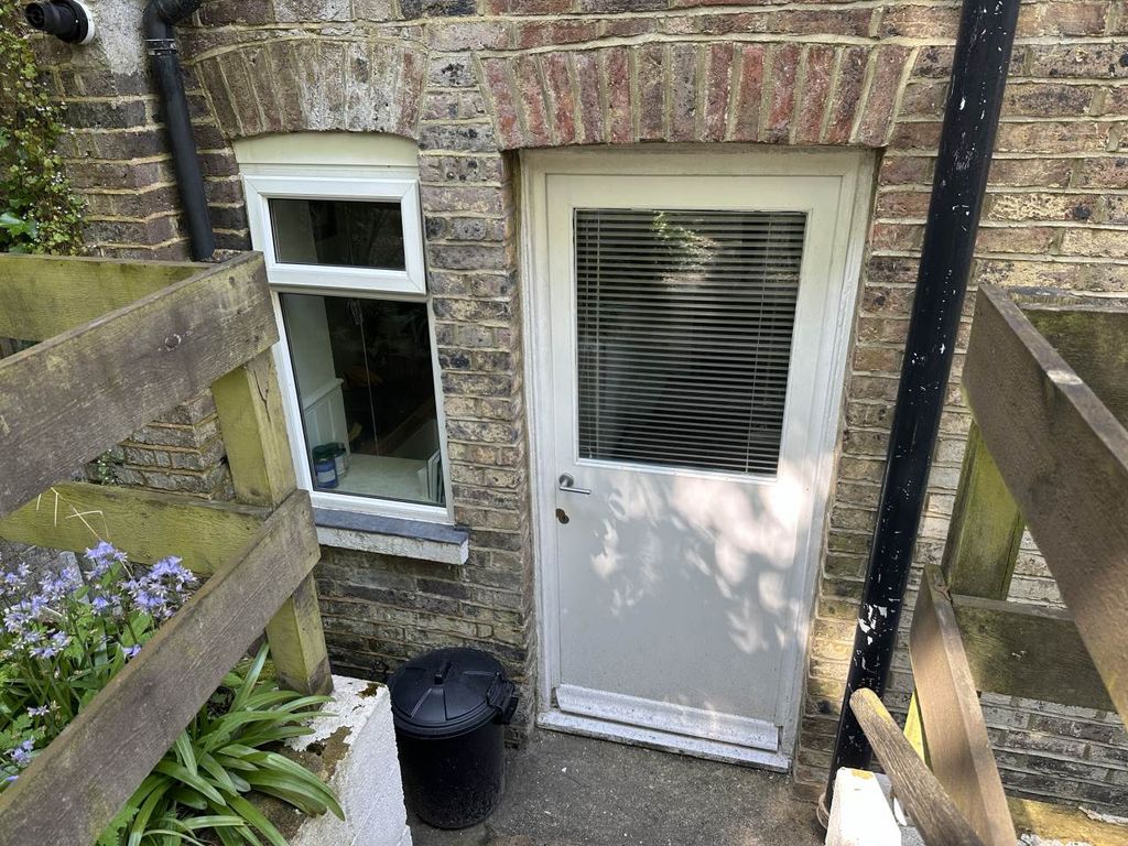 Property photo 2 of 7 Img_2053