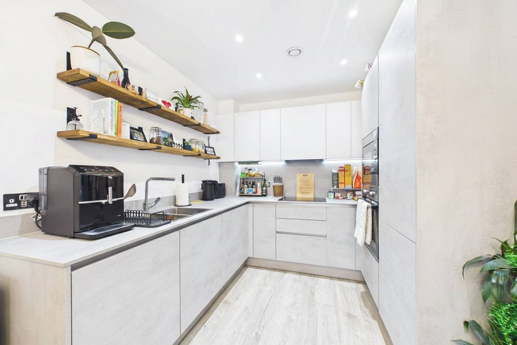 Property photo 3 of 9 Picture No. 06