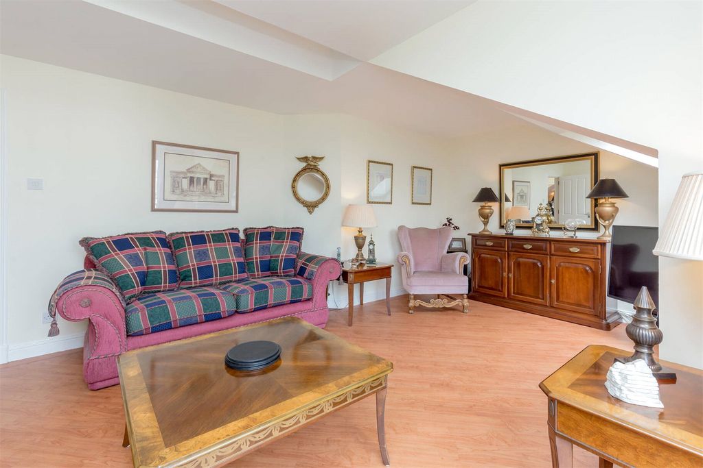 Property photo 3 of 20 Picture No. 06